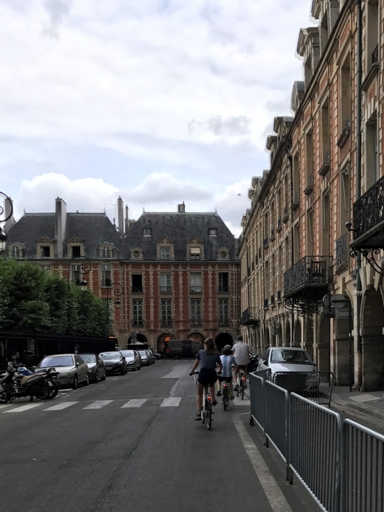 Paris Stetzer Bike crop